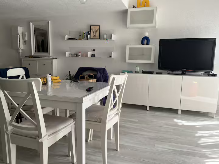 location airbnb élégant duplex avec terrasse et parking 34200 Sete