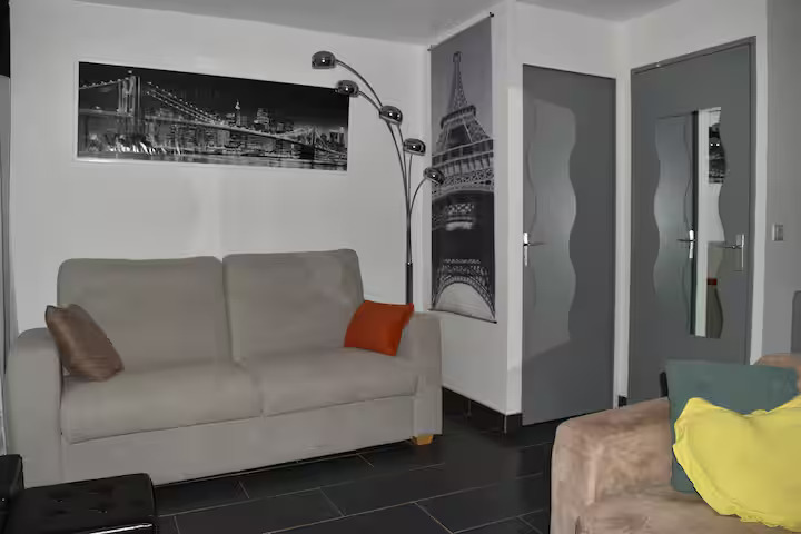 location airbnb grand studio avec ascenseur terrasse et parking 34200 sete